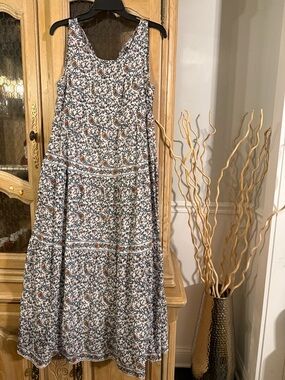 Max Studio Cotton Sleeveless Floral Tiered Maxi Dress in White and Blue